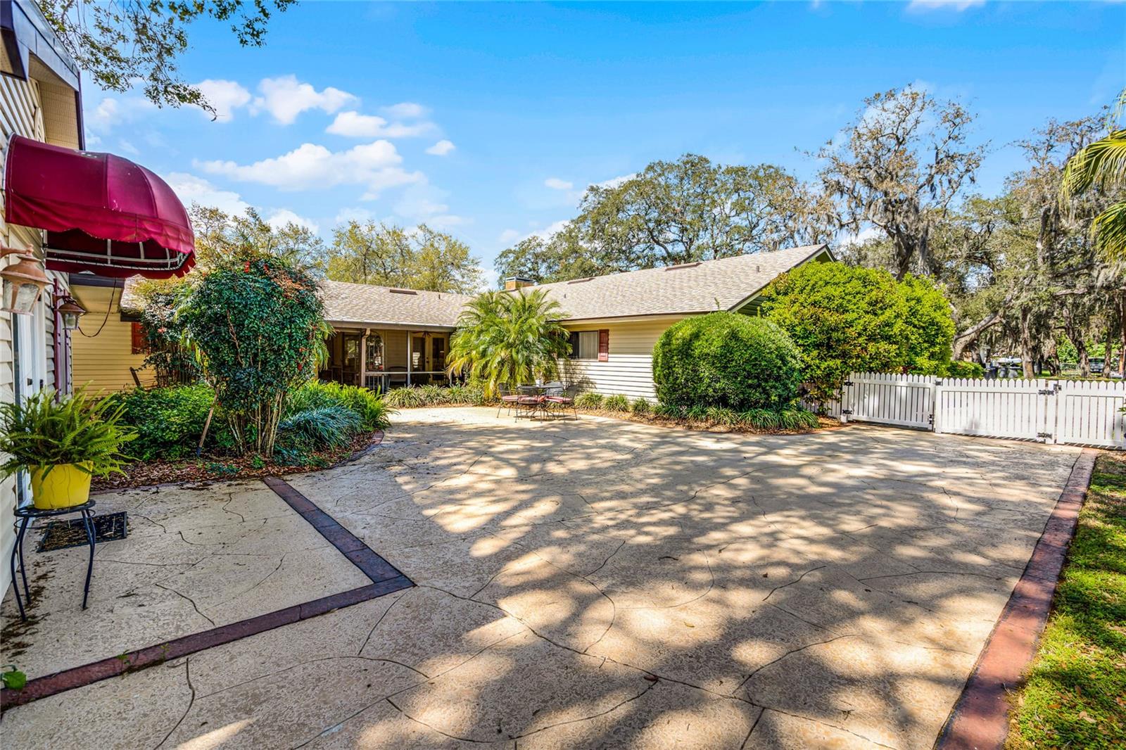 3614 TWISTED OAK CT