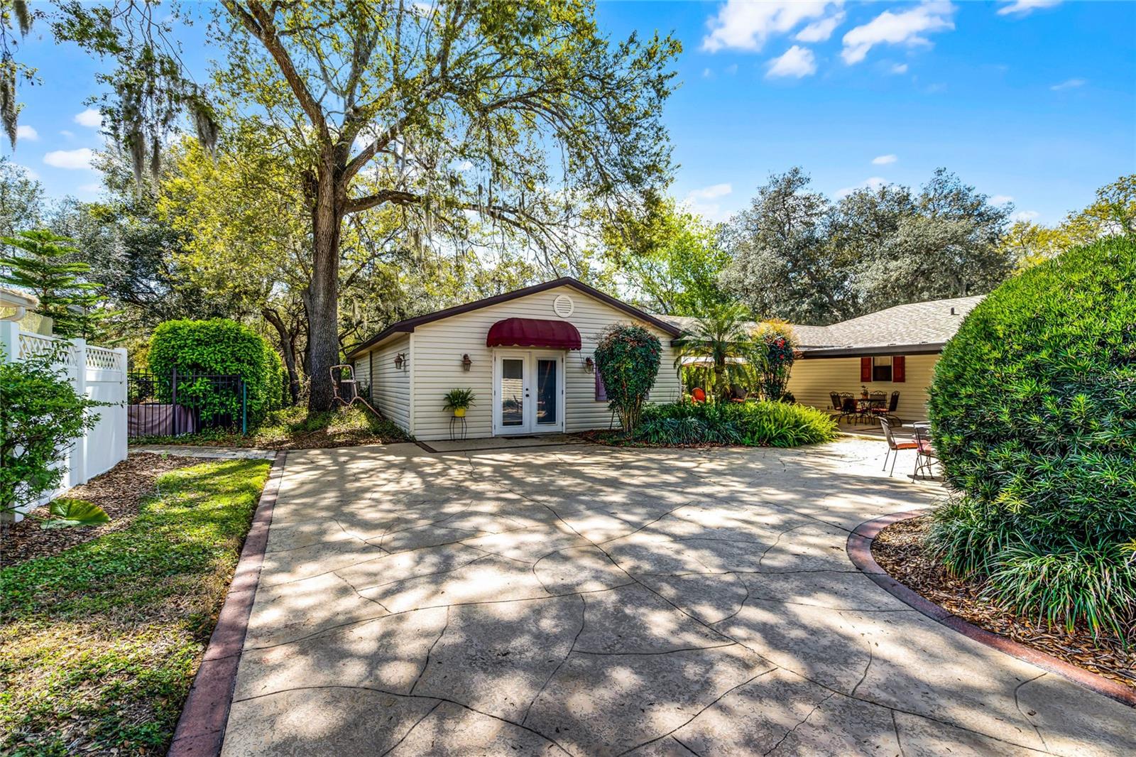 3614 TWISTED OAK CT