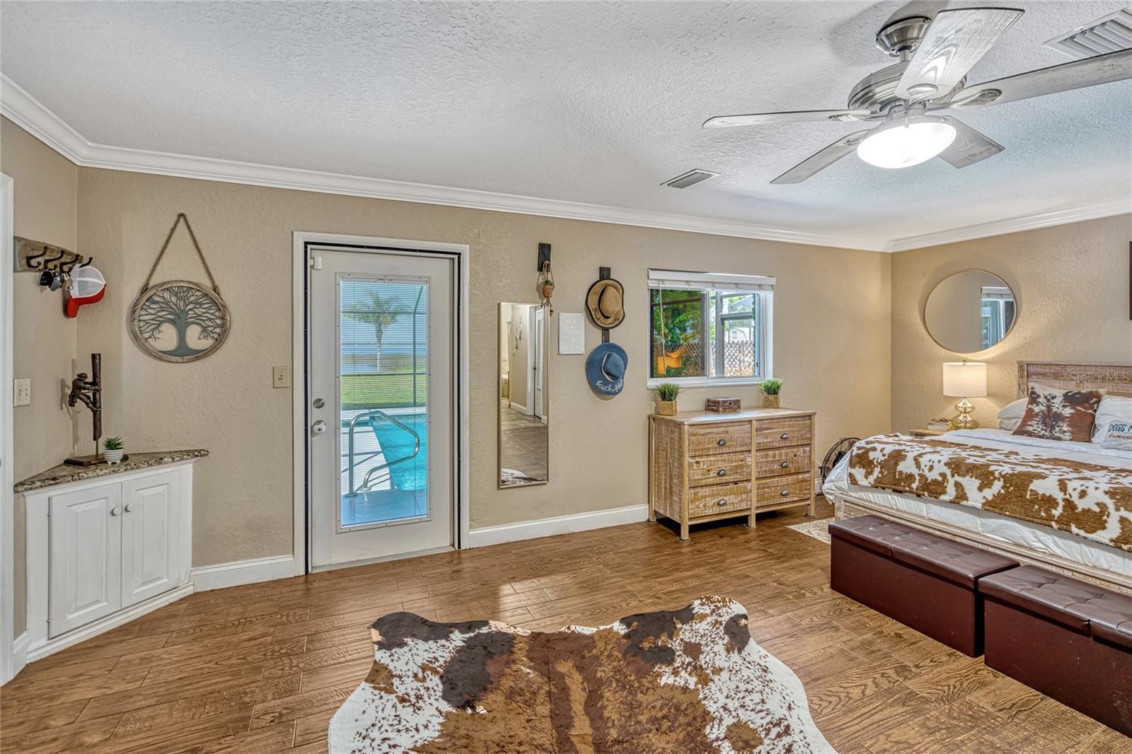 2350 CRUMP RD
