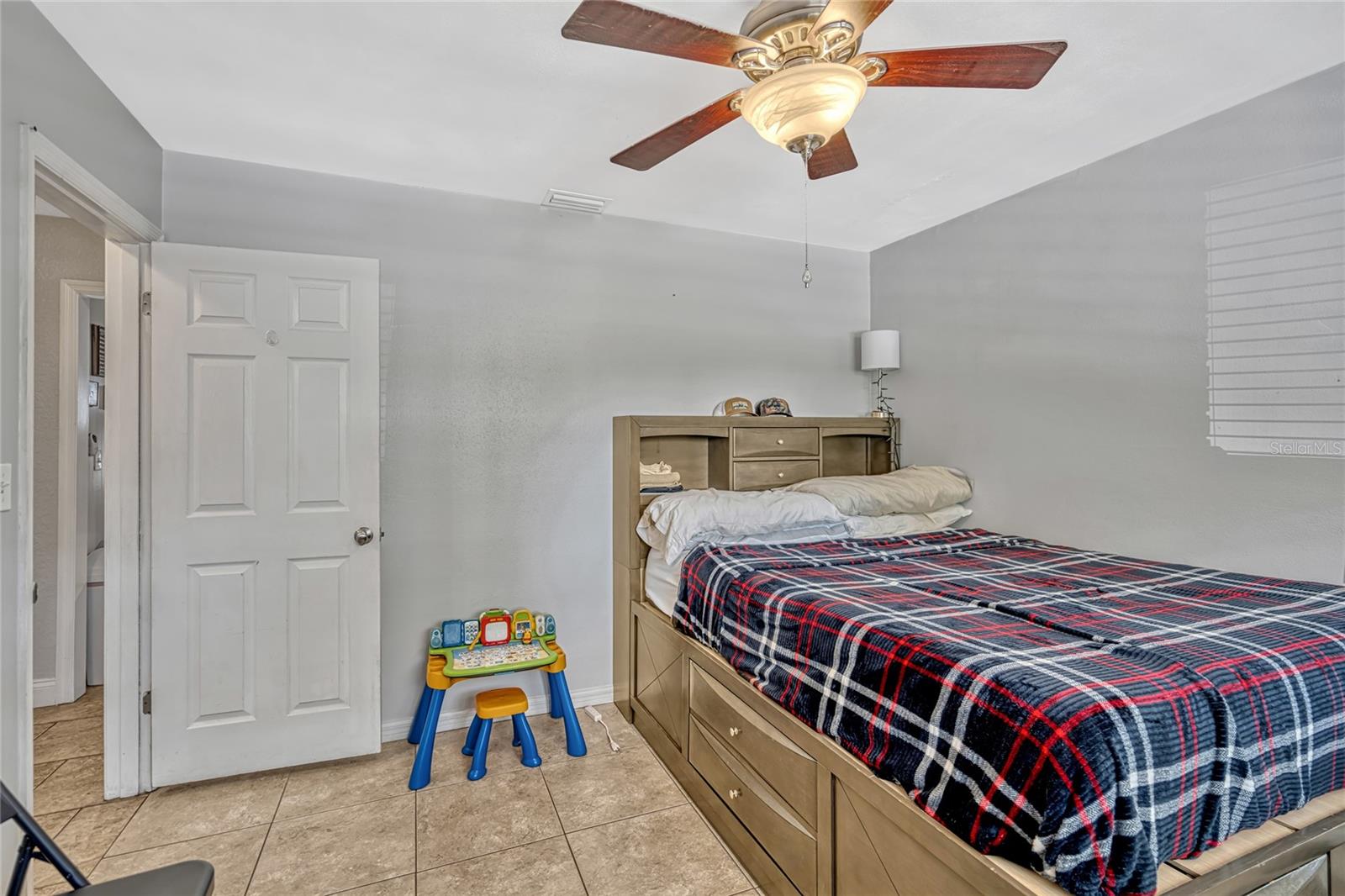 2350 CRUMP RD