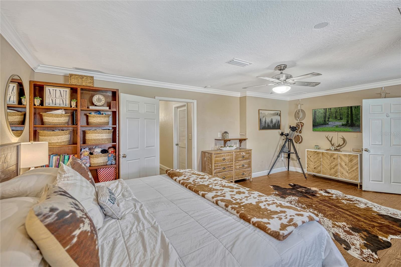 2350 CRUMP RD