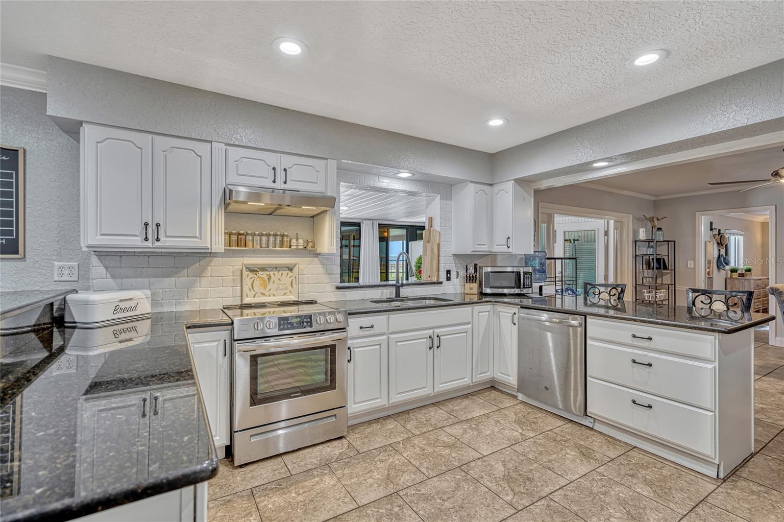 2350 CRUMP RD
