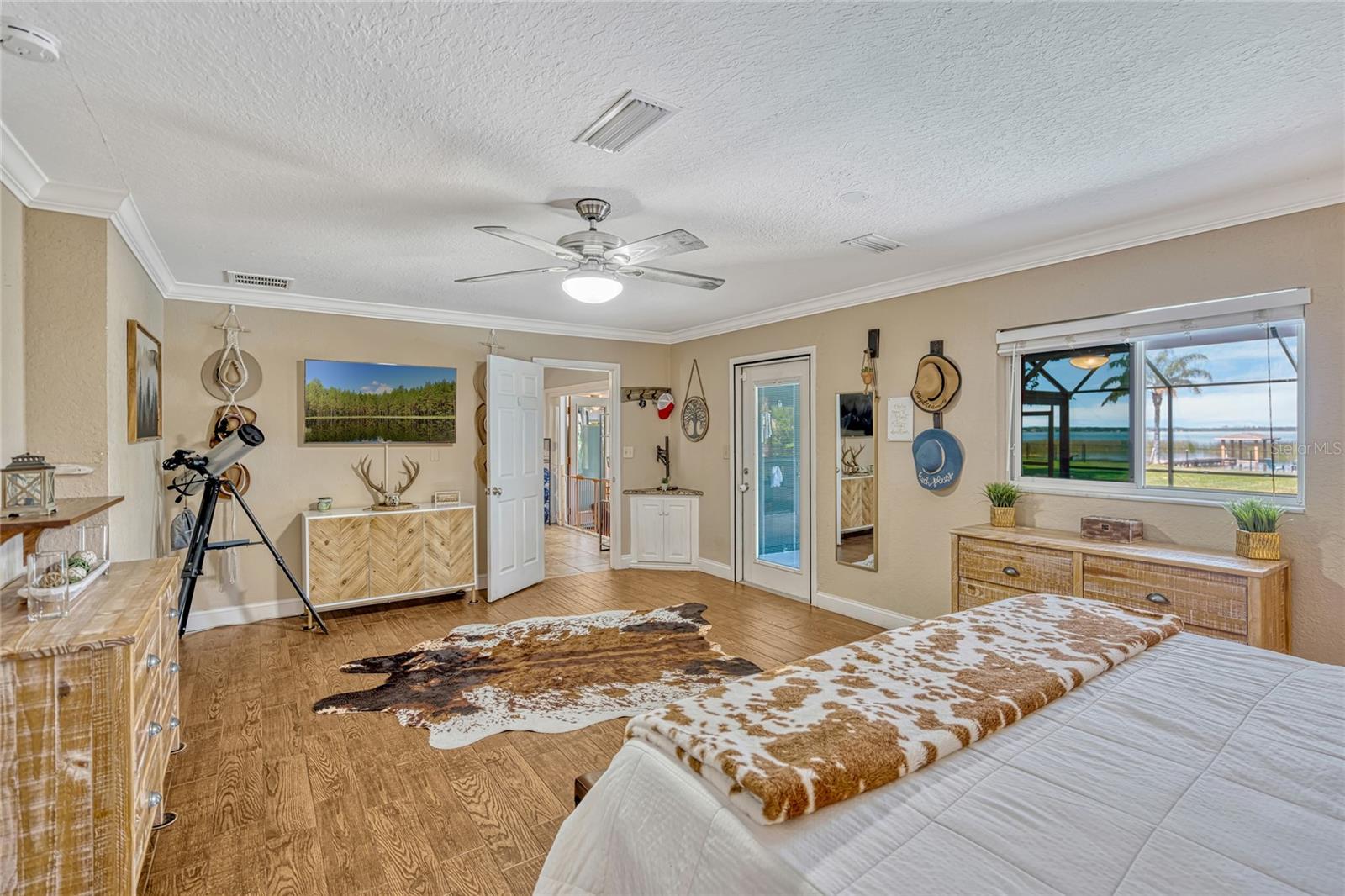 2350 CRUMP RD