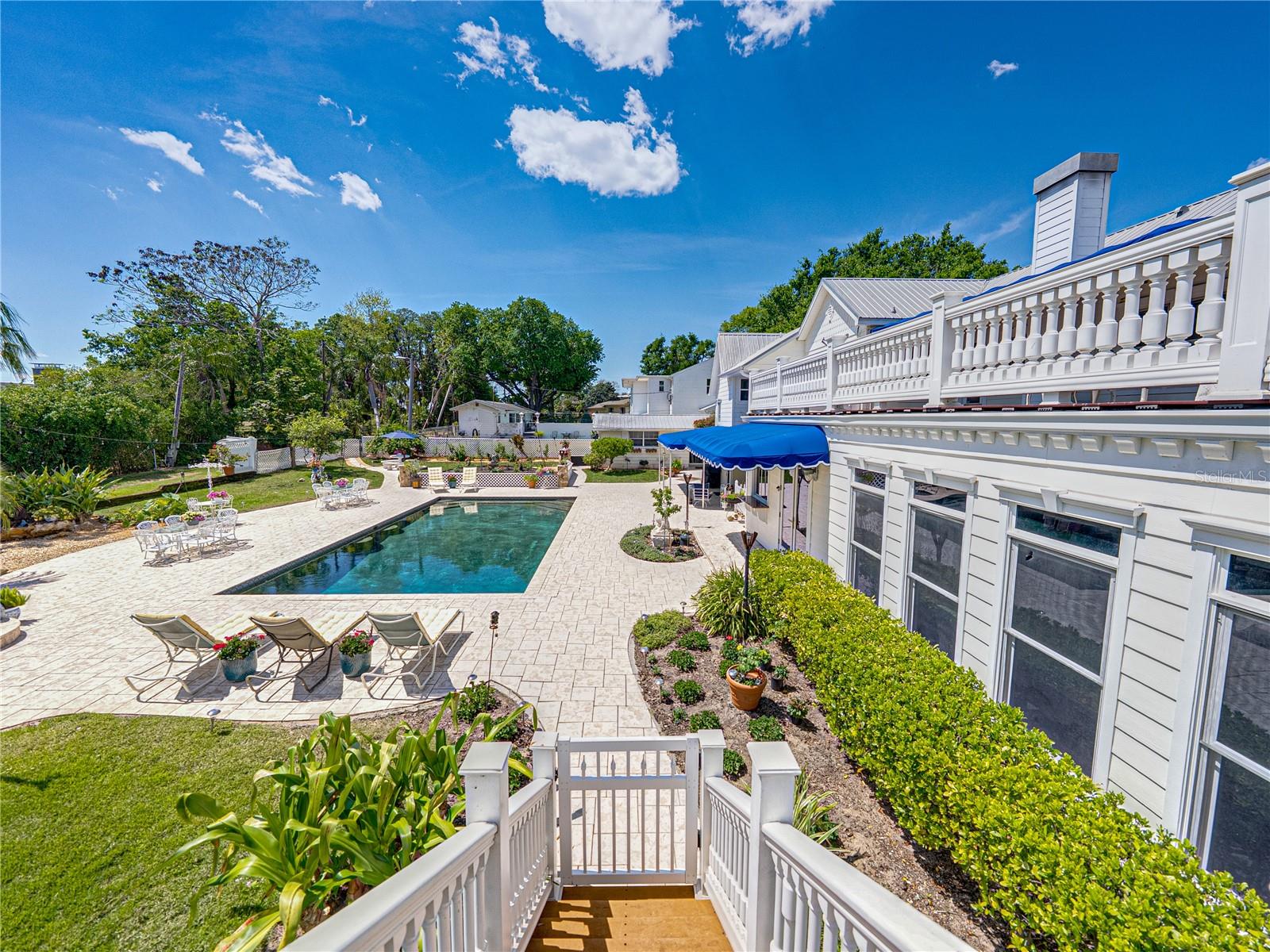 125 E GRAHAM PARK DR