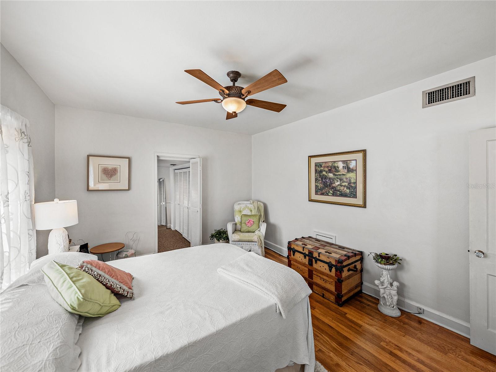 125 E GRAHAM PARK DR