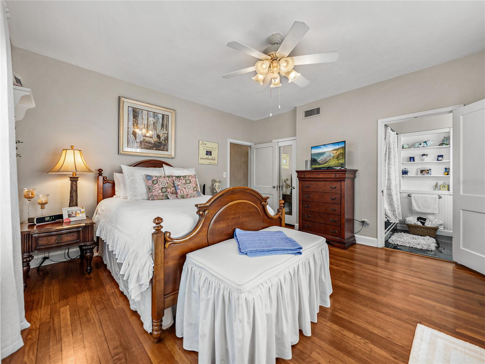 125 E GRAHAM PARK DR