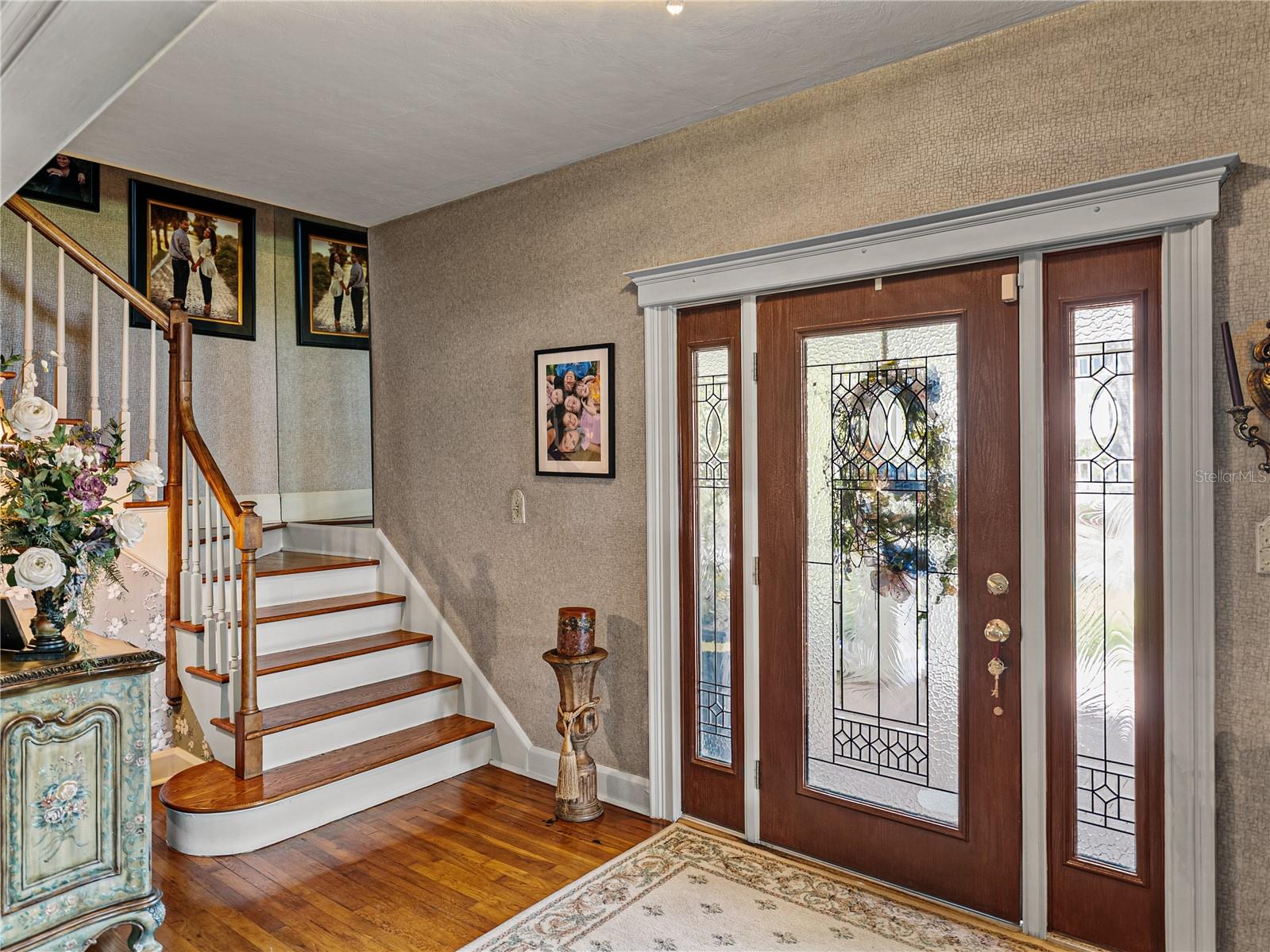 125 E GRAHAM PARK DR