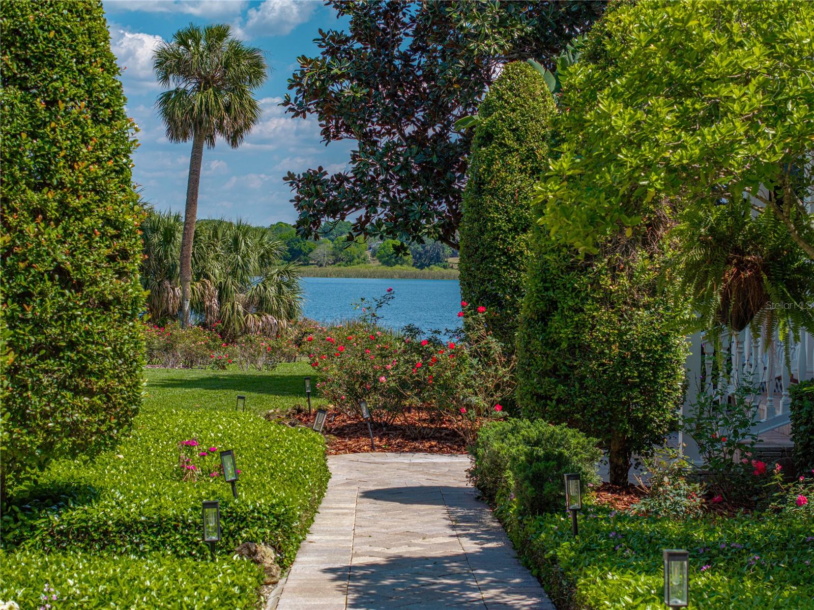 125 E GRAHAM PARK DR