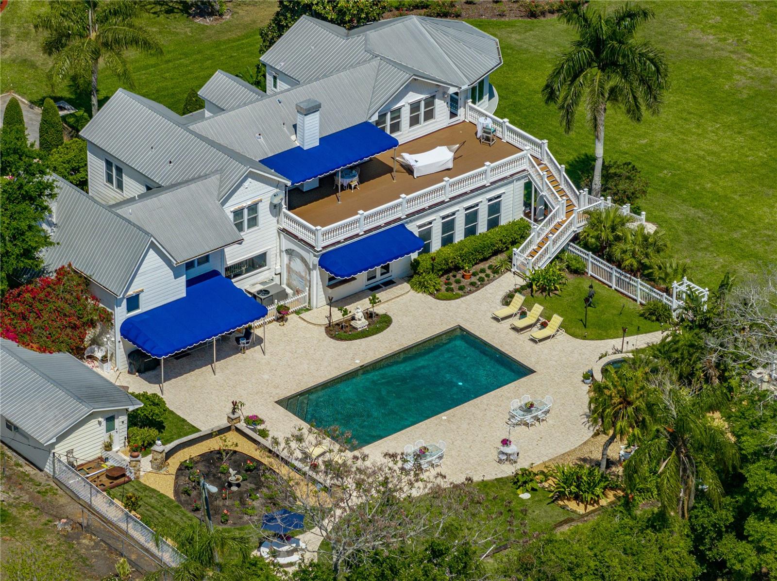 125 E GRAHAM PARK DR