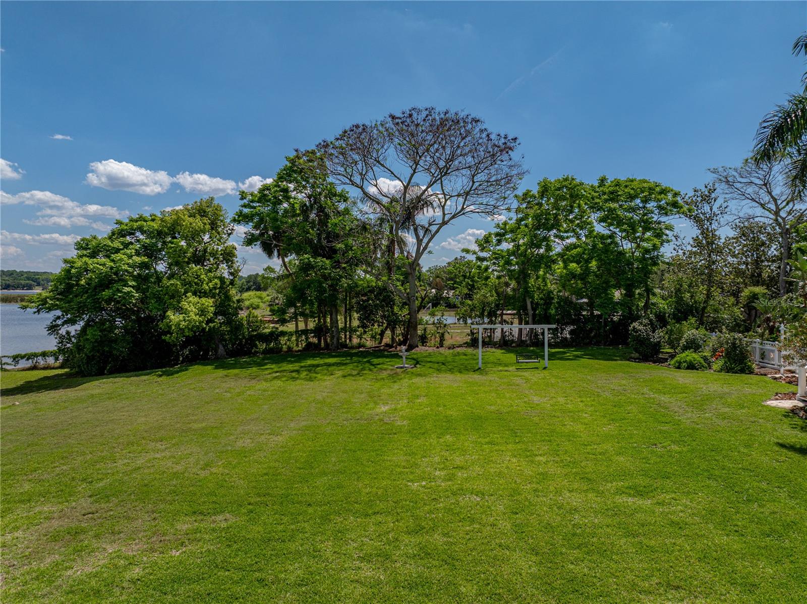 125 E GRAHAM PARK DR