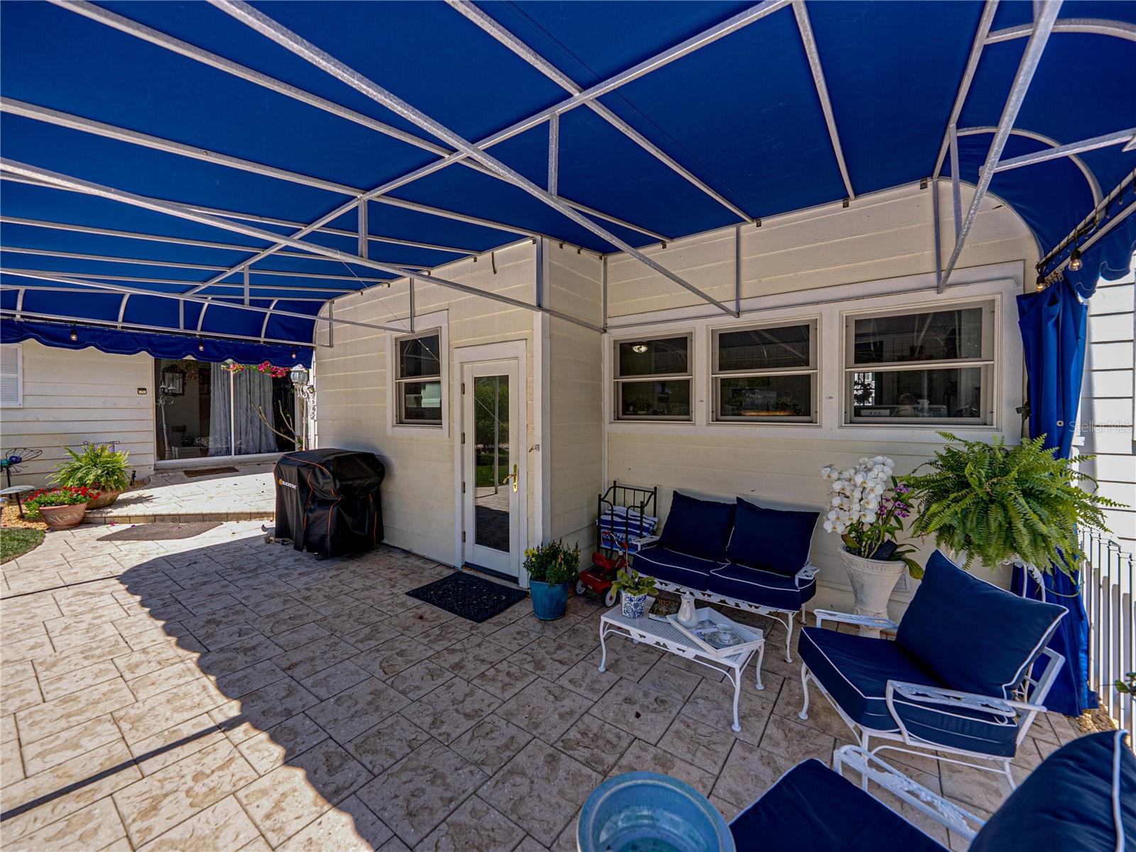 125 E GRAHAM PARK DR