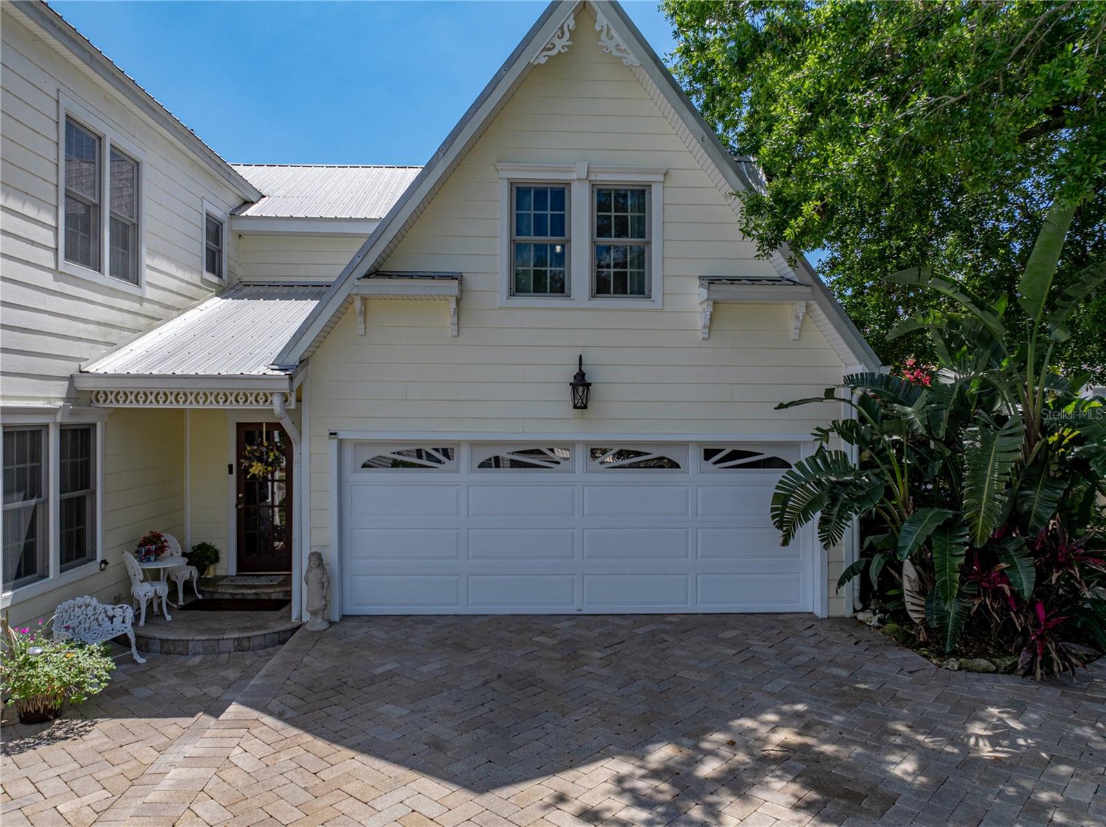 125 E GRAHAM PARK DR