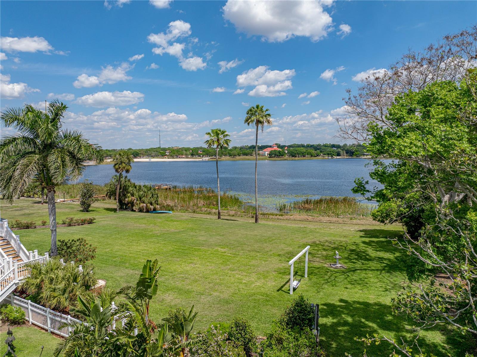 125 E GRAHAM PARK DR