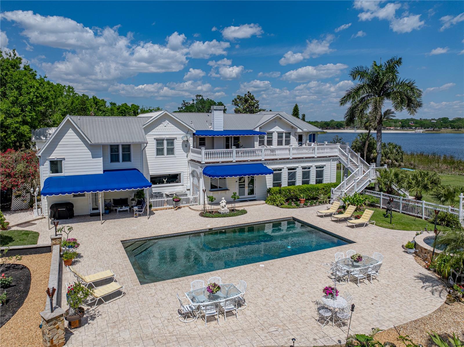 125 E GRAHAM PARK DR
