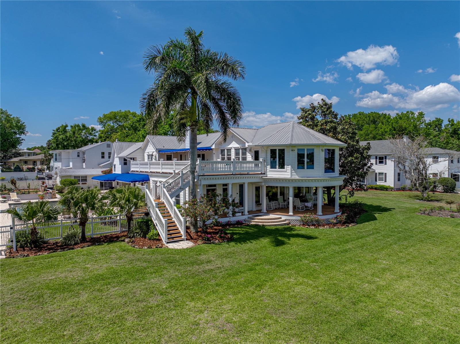 125 E GRAHAM PARK DR
