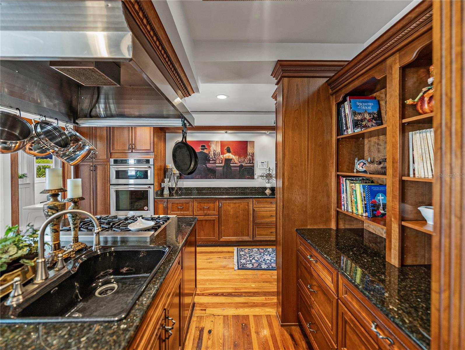 125 E GRAHAM PARK DR