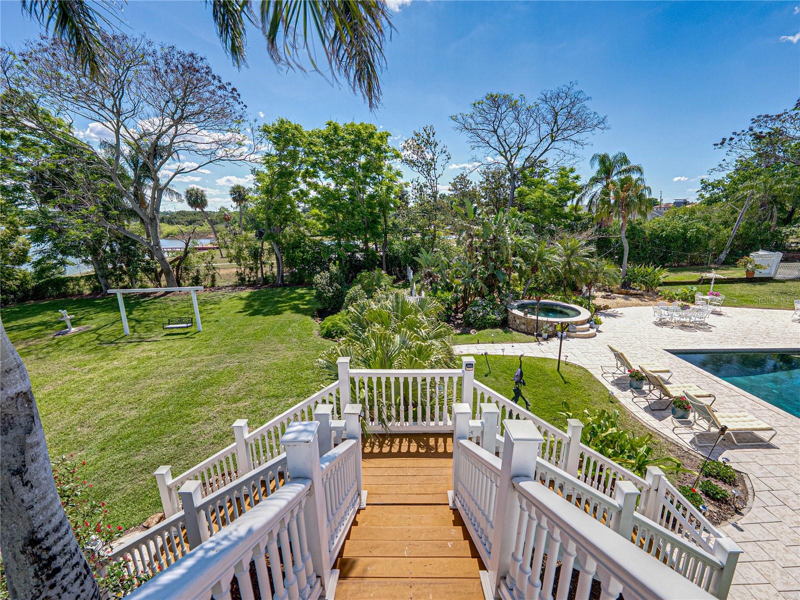 125 E GRAHAM PARK DR