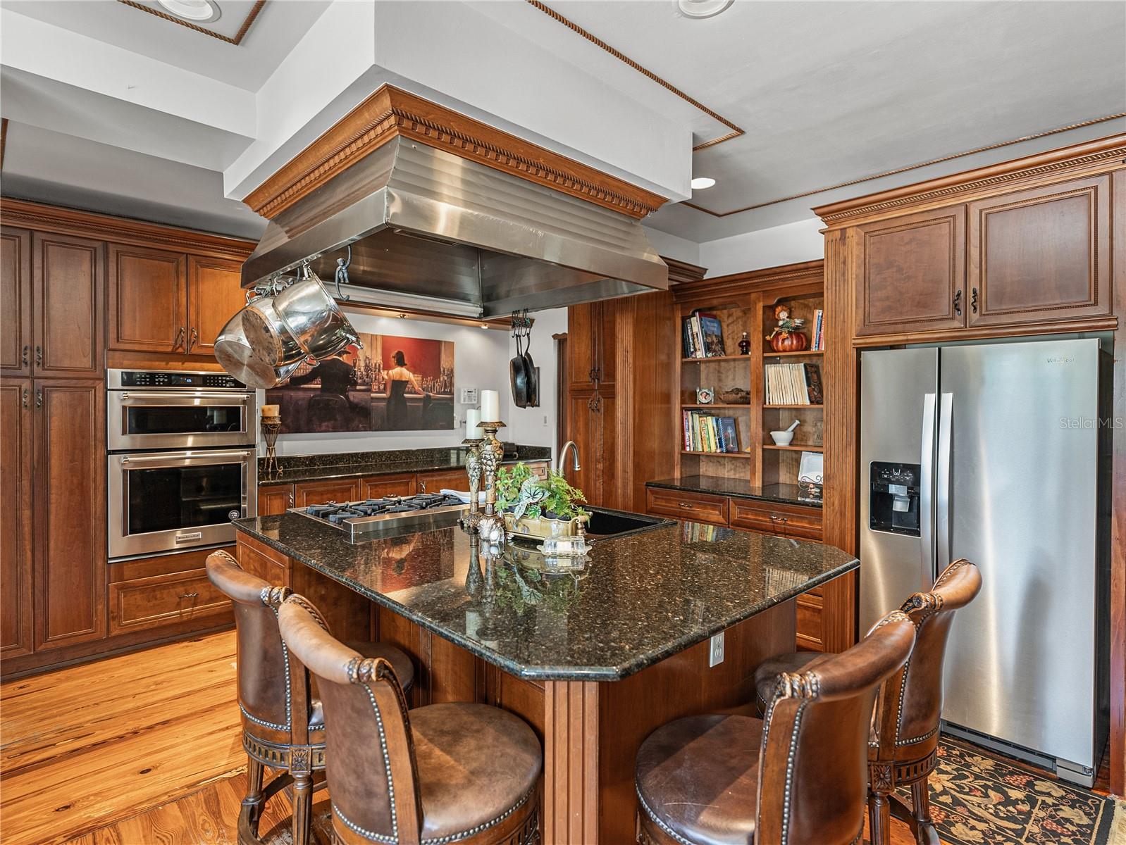 125 E GRAHAM PARK DR