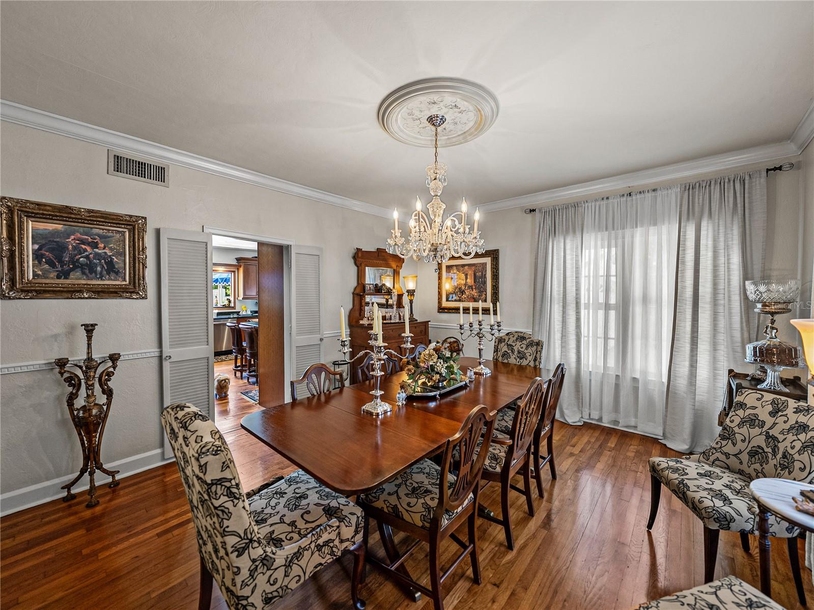 125 E GRAHAM PARK DR