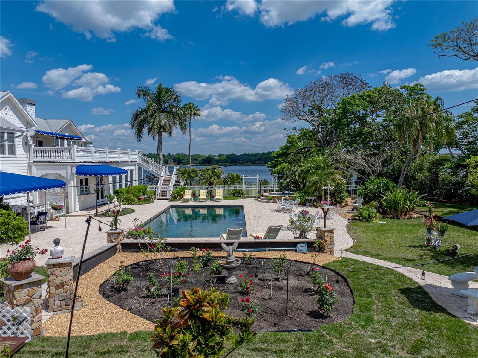 125 E GRAHAM PARK DR