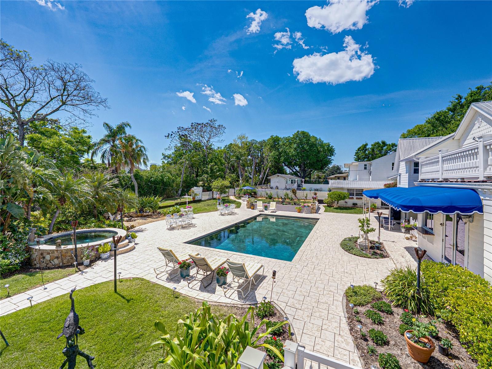 125 E GRAHAM PARK DR