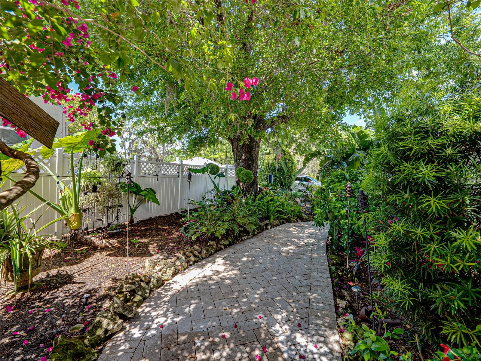 125 E GRAHAM PARK DR