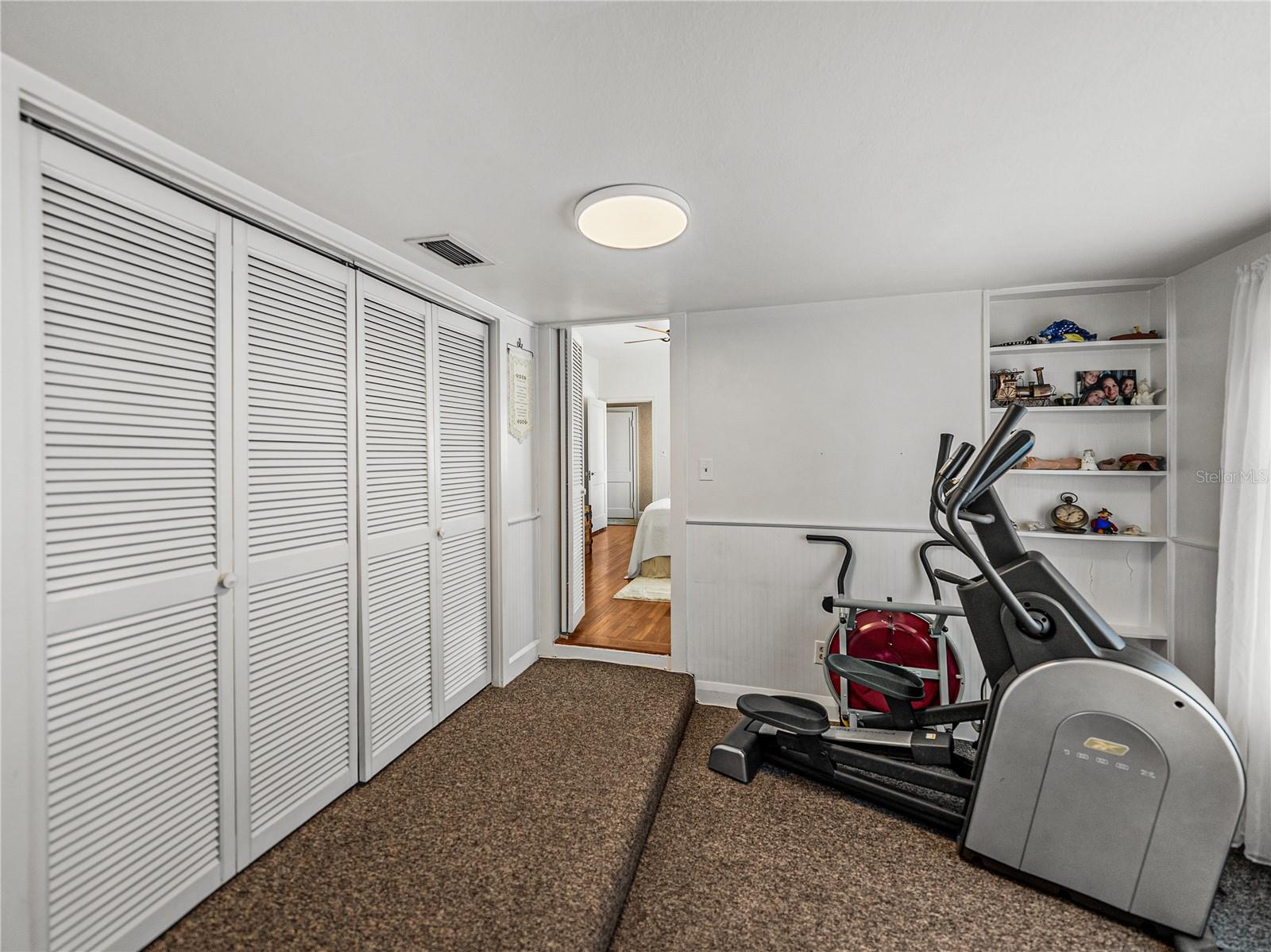 125 E GRAHAM PARK DR