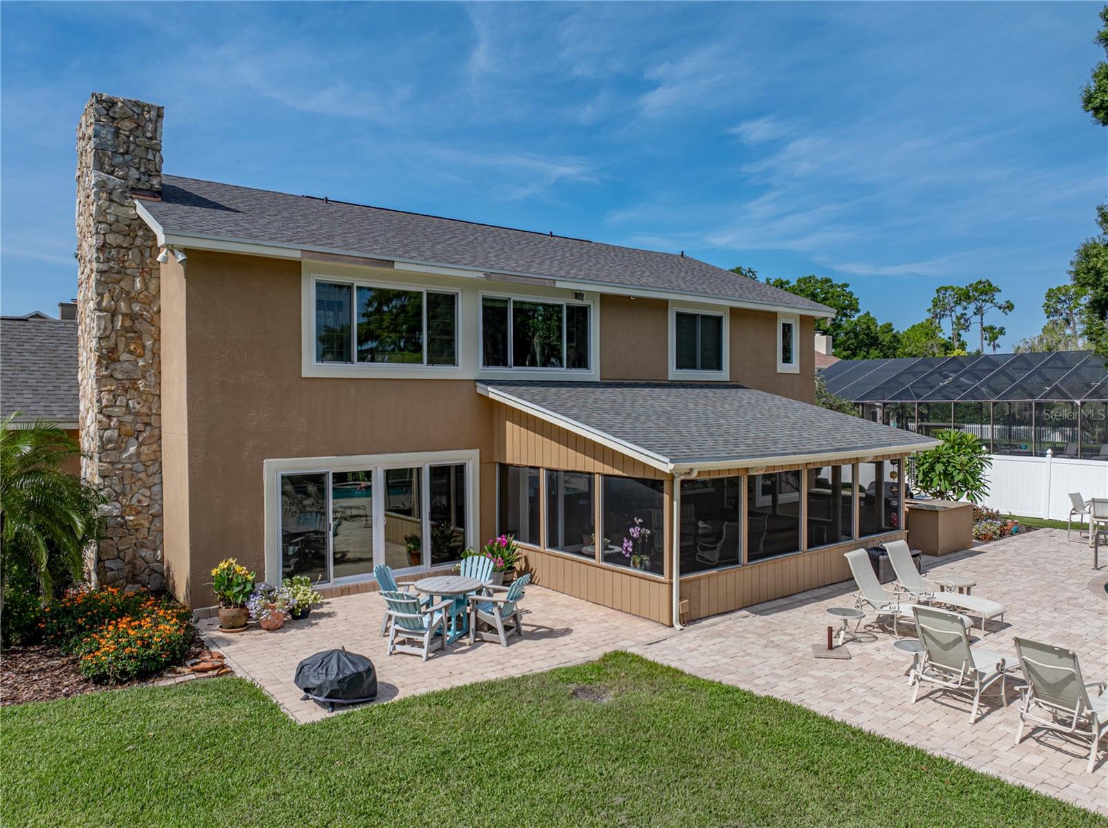 1123 CYPRESS PT W