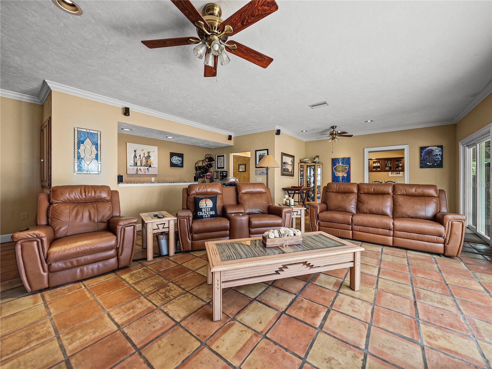 1123 CYPRESS PT W
