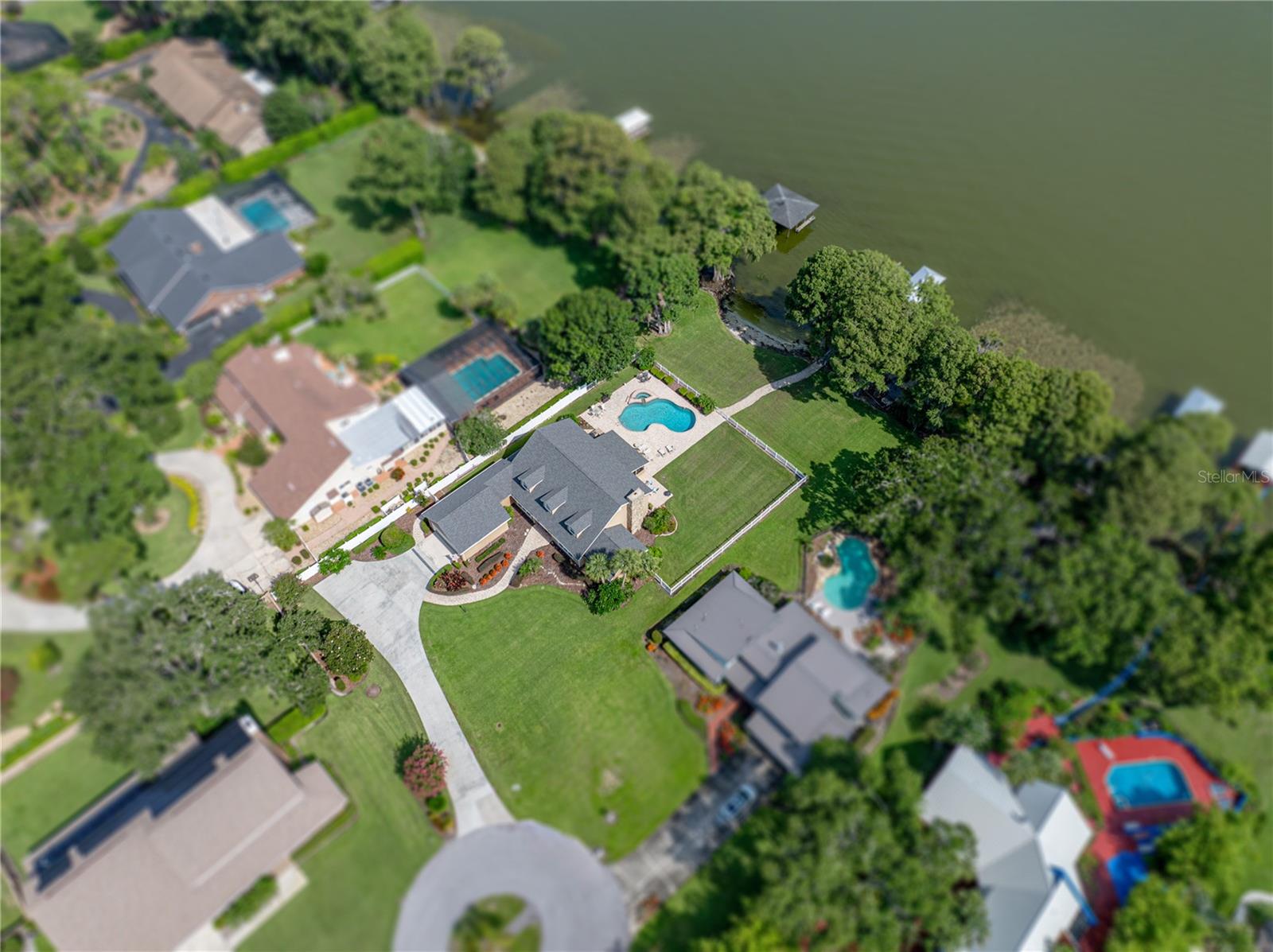 1123 CYPRESS PT W