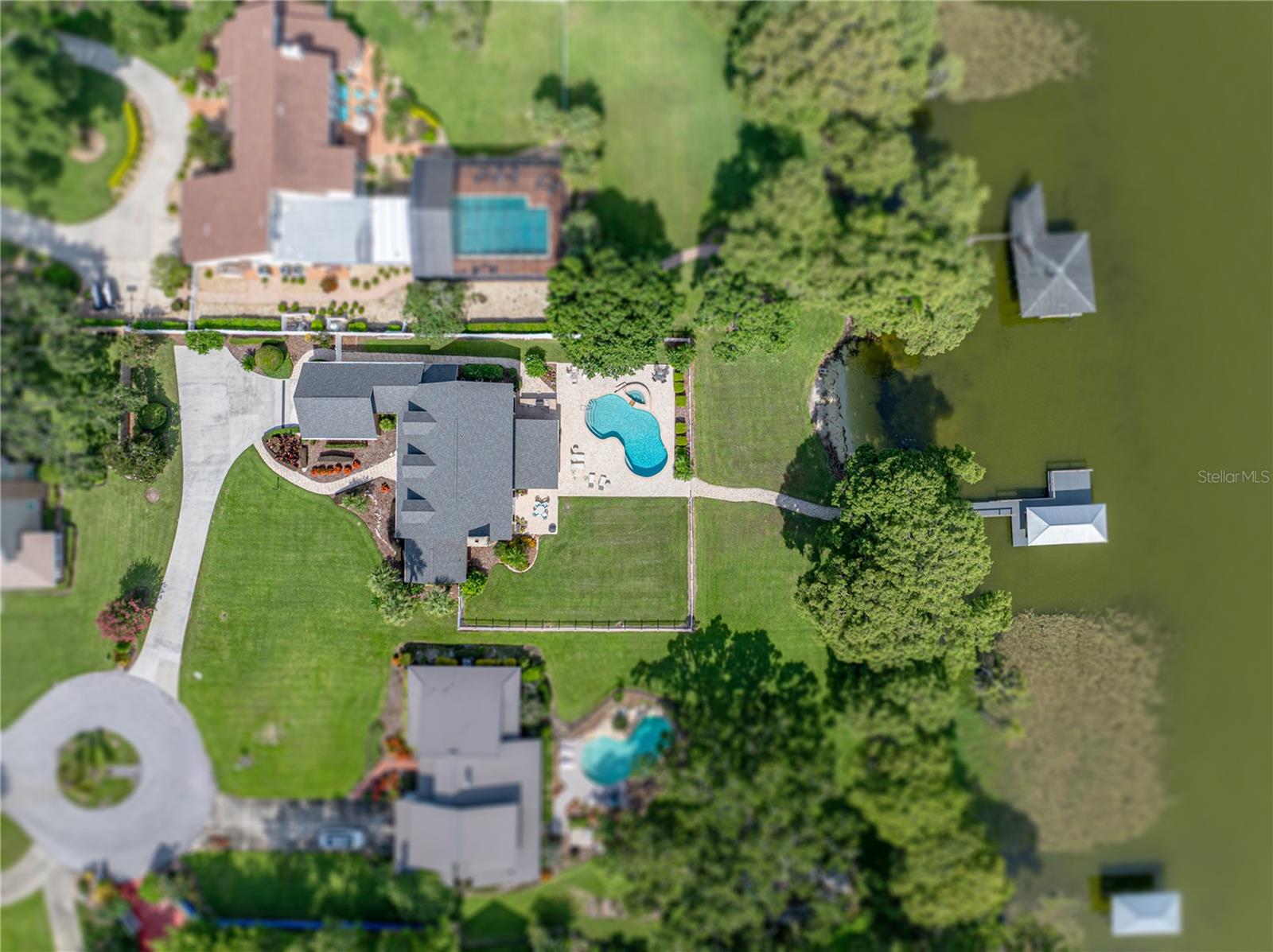 1123 CYPRESS PT W