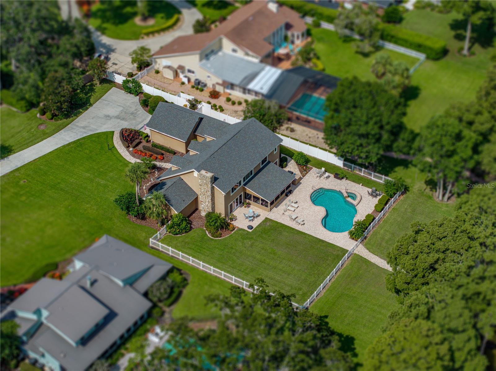 1123 CYPRESS PT W