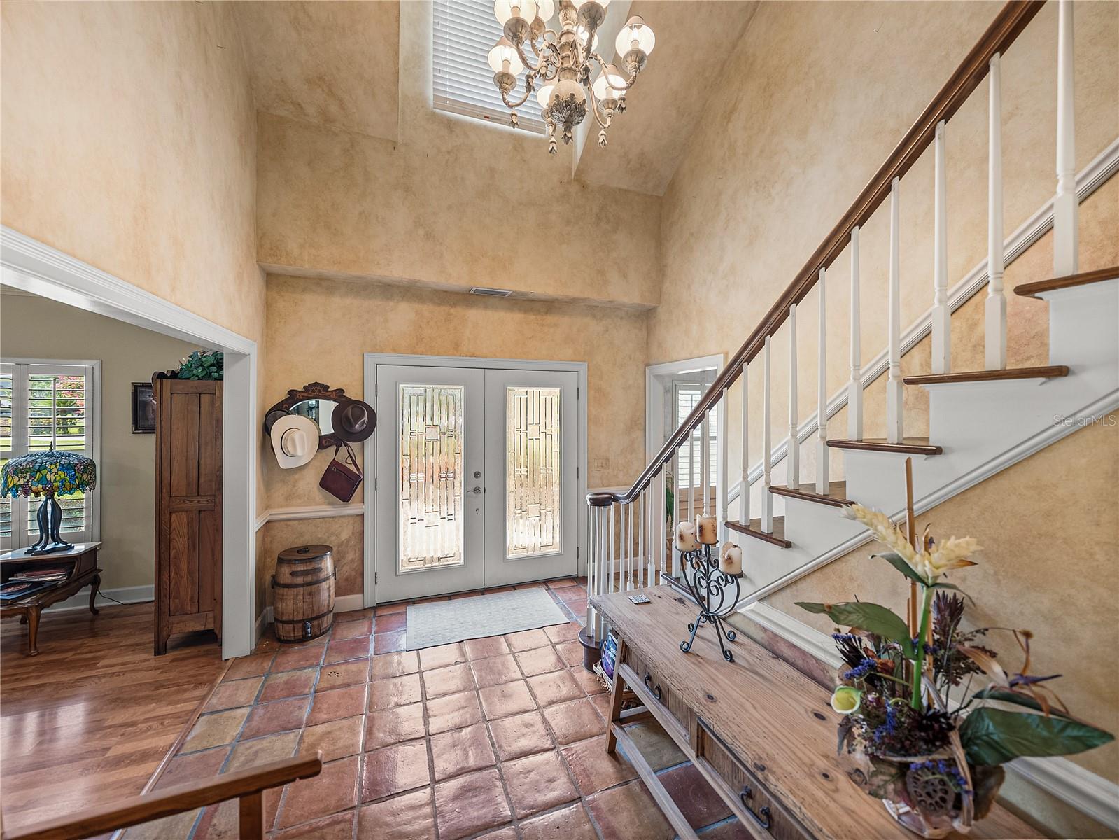 1123 CYPRESS PT W