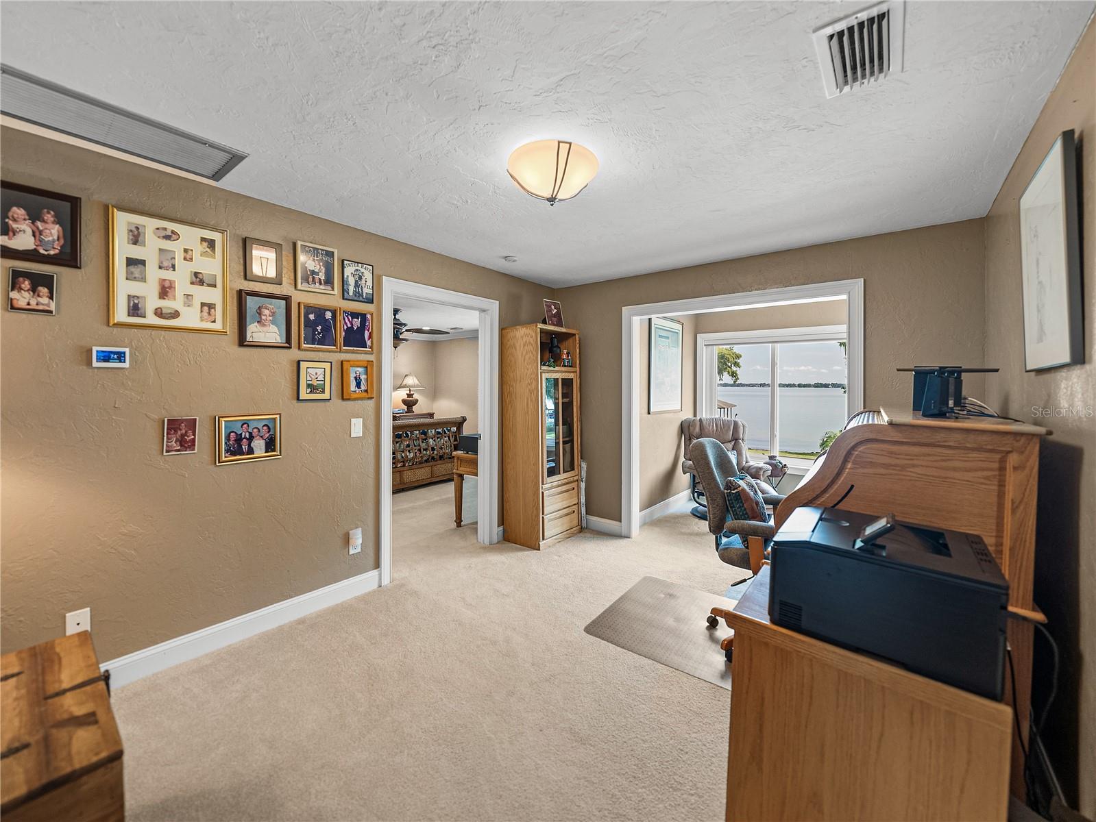 1123 CYPRESS PT W