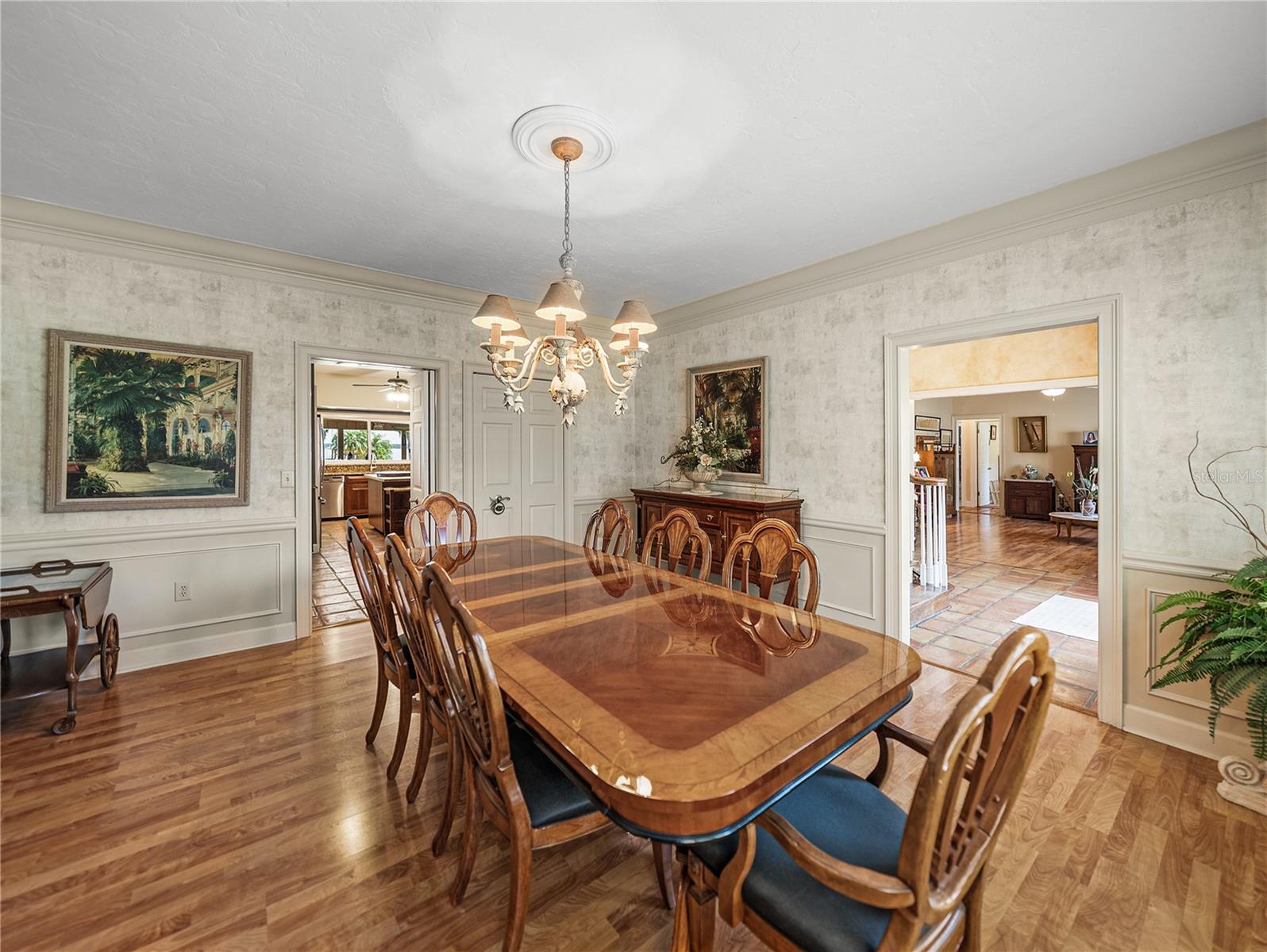 1123 CYPRESS PT W
