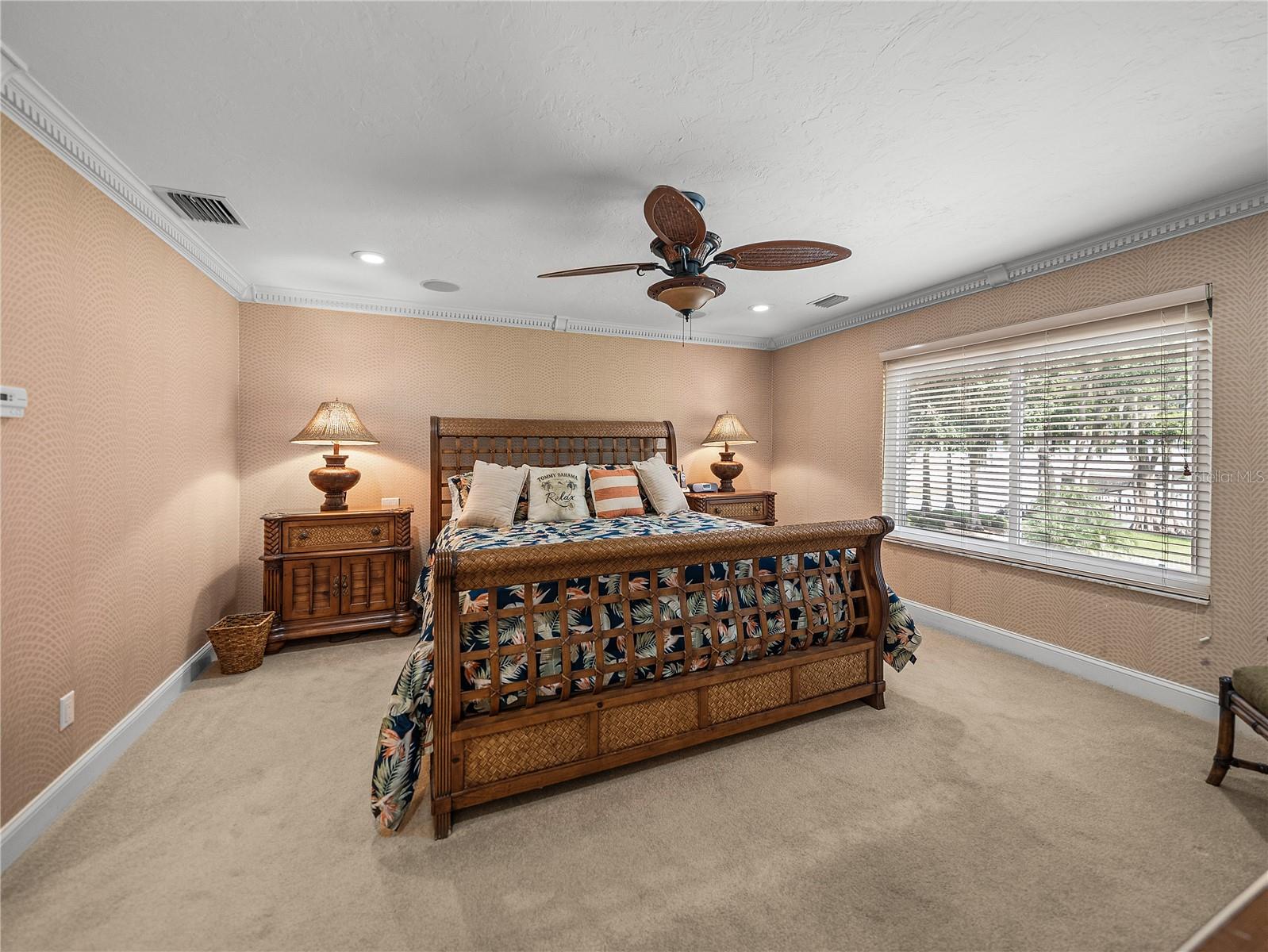 1123 CYPRESS PT W