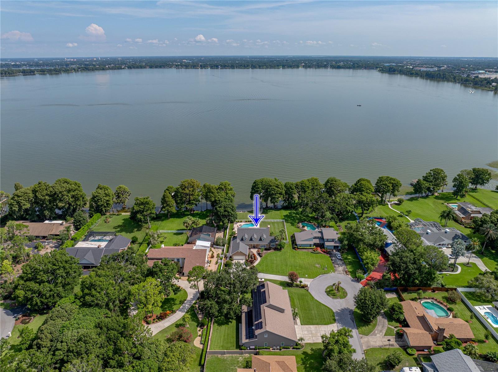 1123 CYPRESS PT W