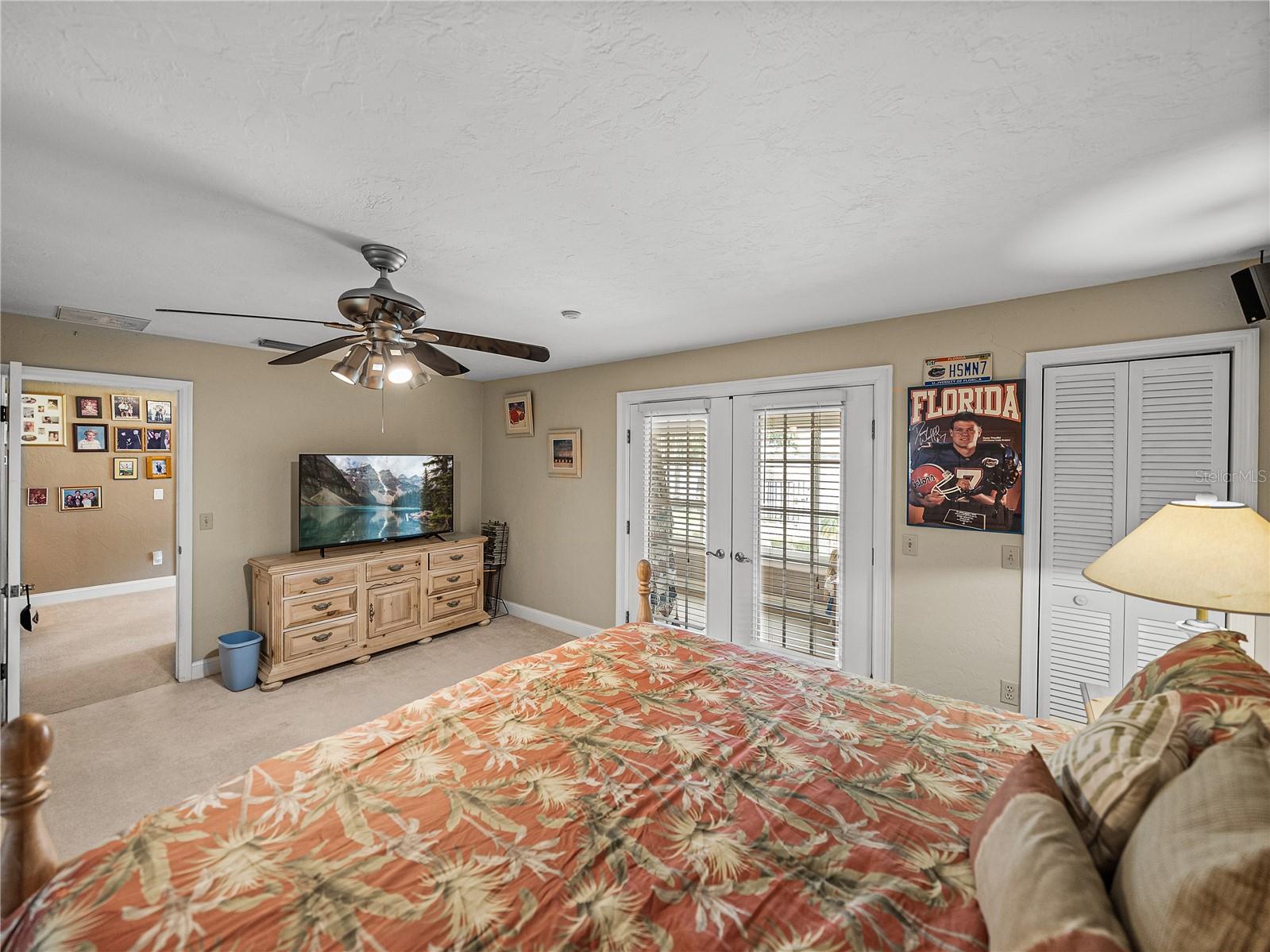1123 CYPRESS PT W