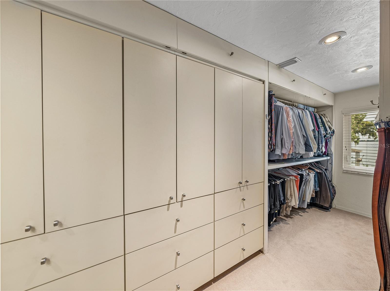1123 CYPRESS PT W