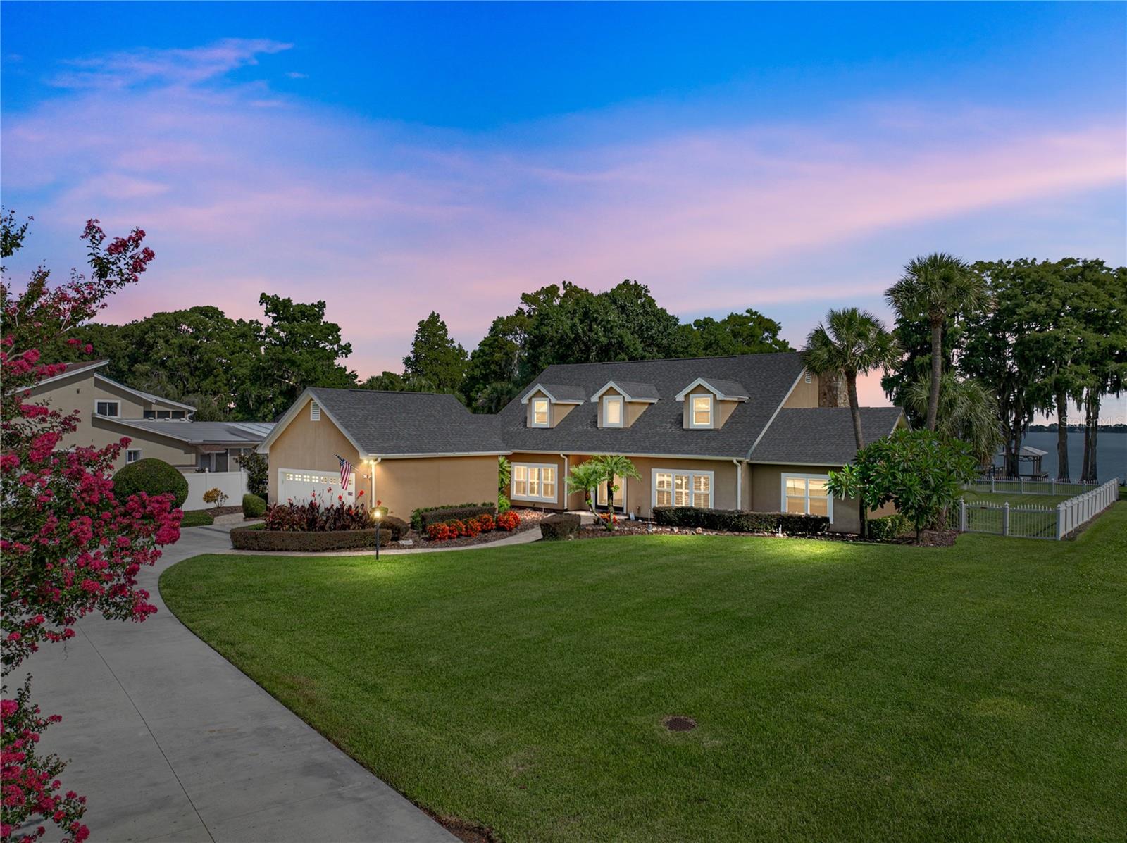 1123 CYPRESS PT W