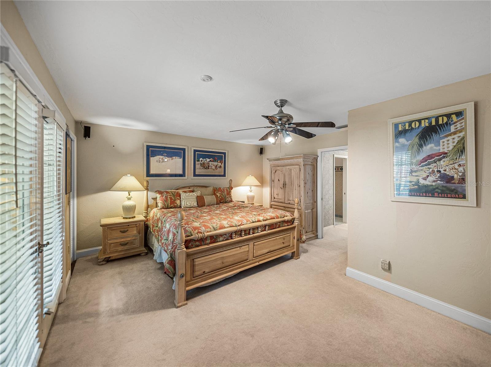 1123 CYPRESS PT W