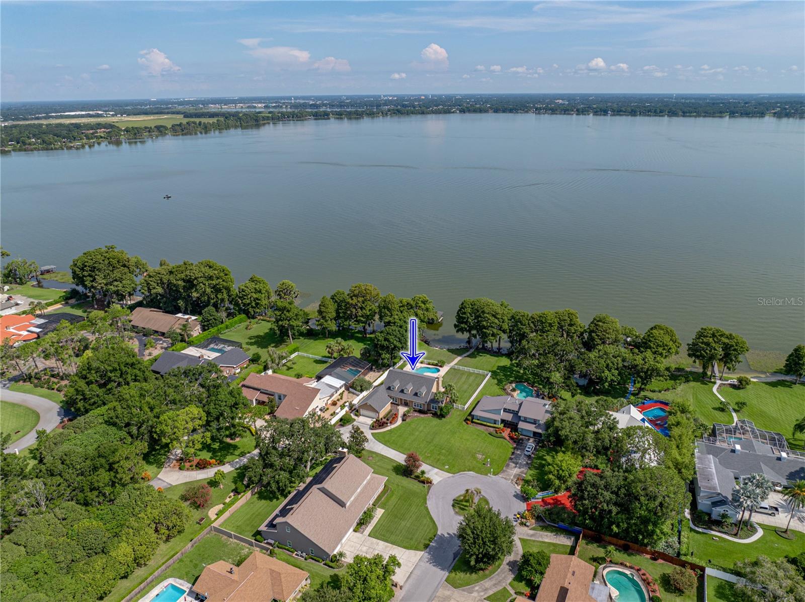 1123 CYPRESS PT W