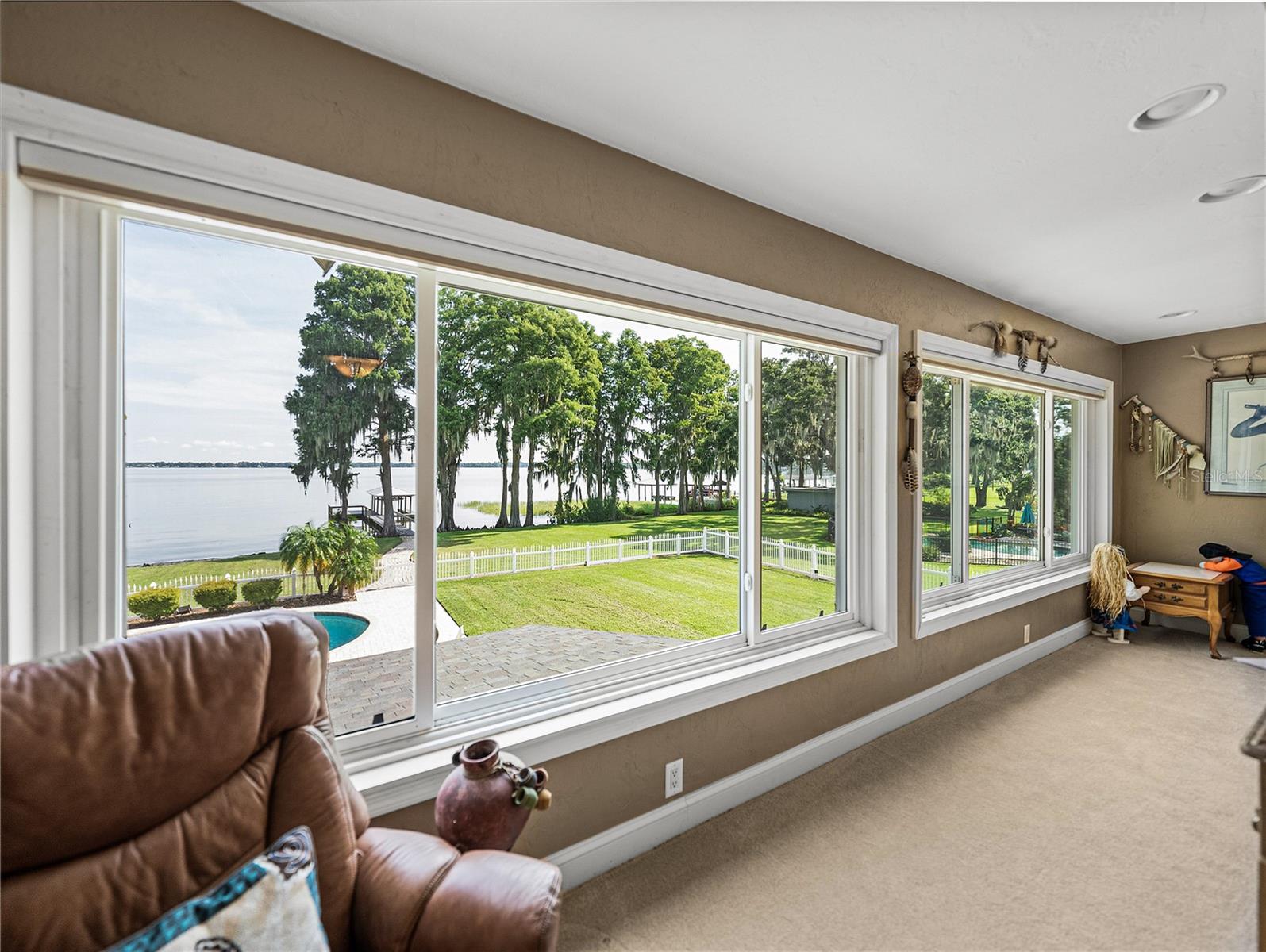 1123 CYPRESS PT W