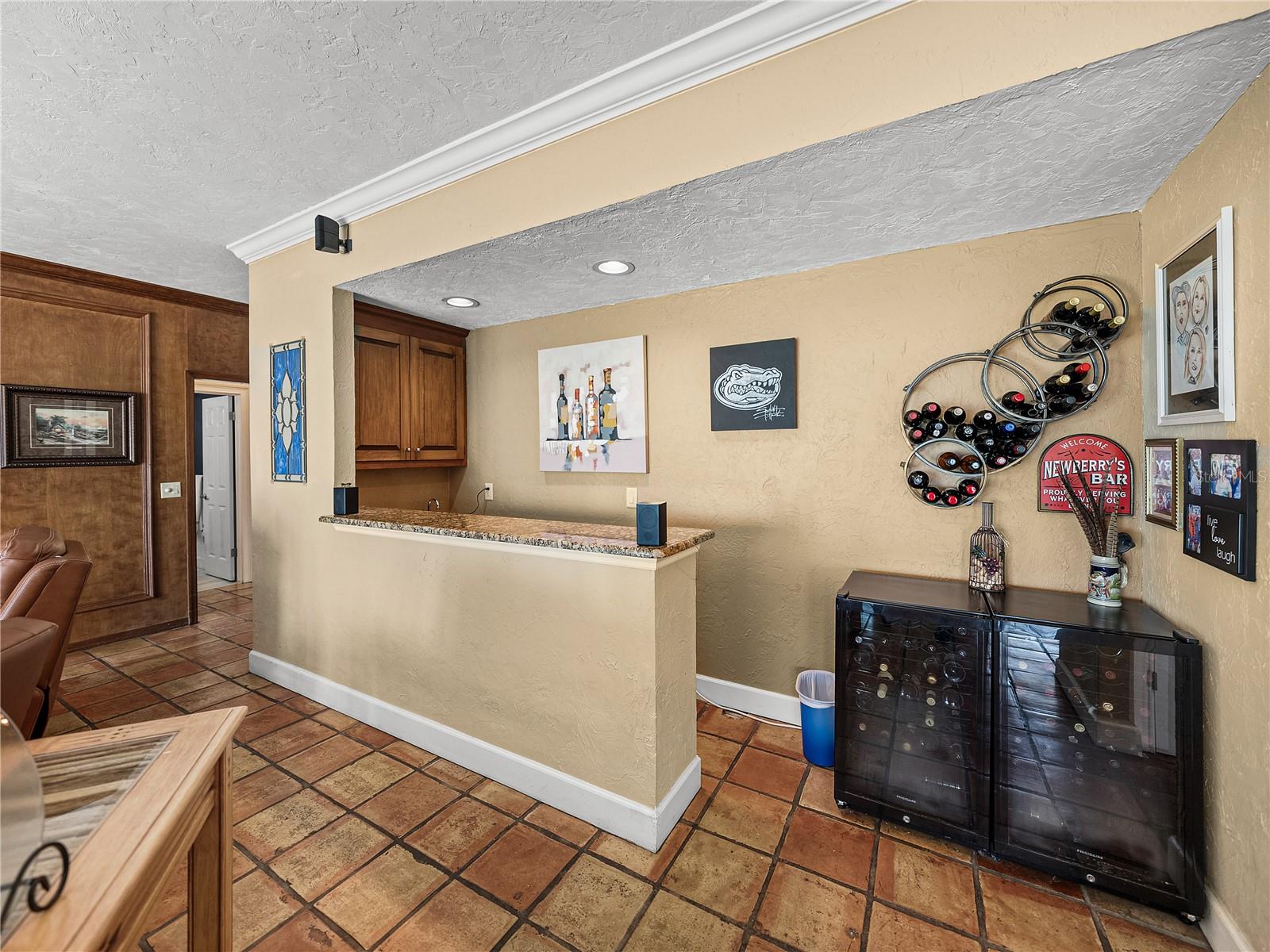 1123 CYPRESS PT W