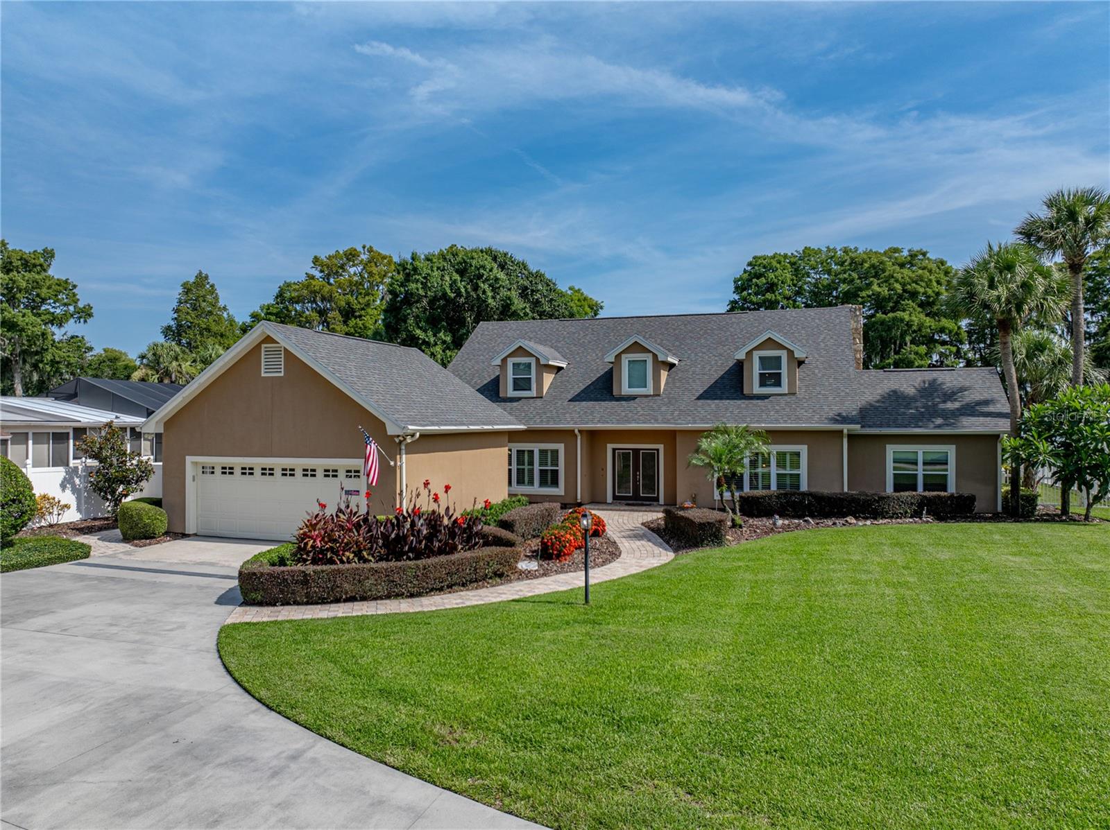 1123 CYPRESS PT W