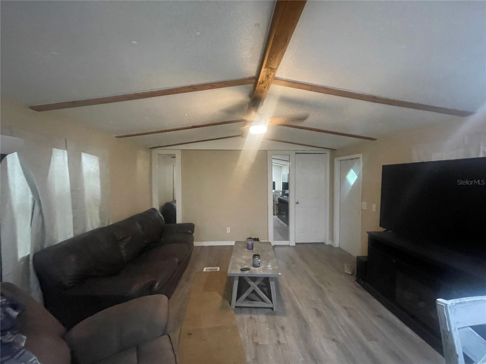 610 GROVE DR