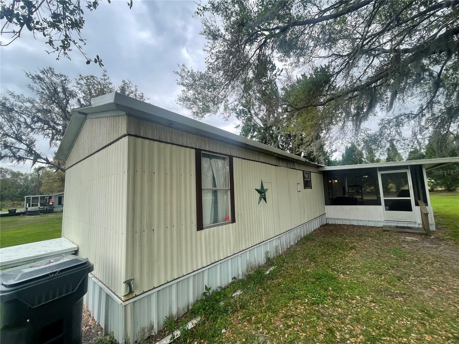 610 GROVE DR