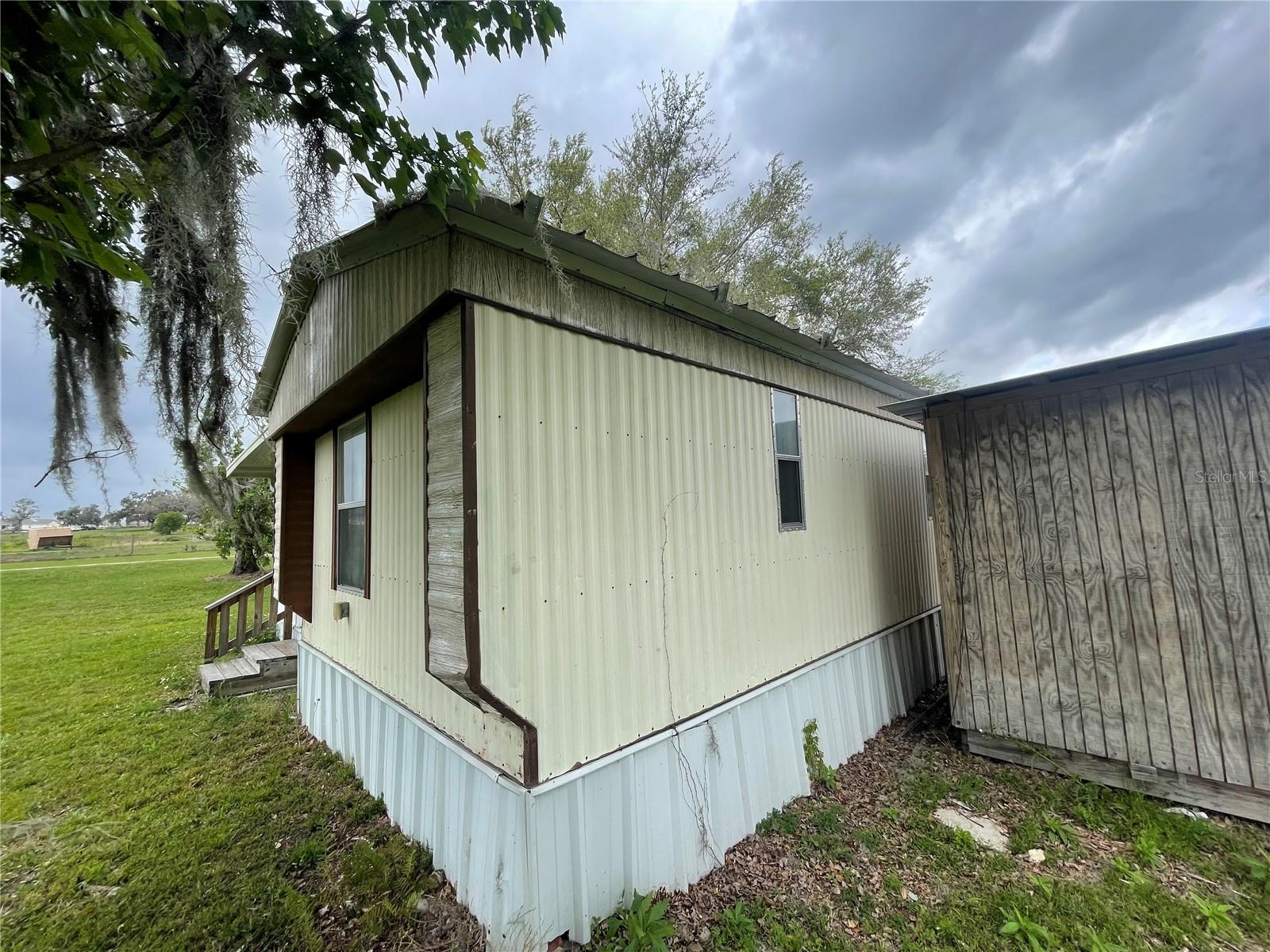 610 GROVE DR