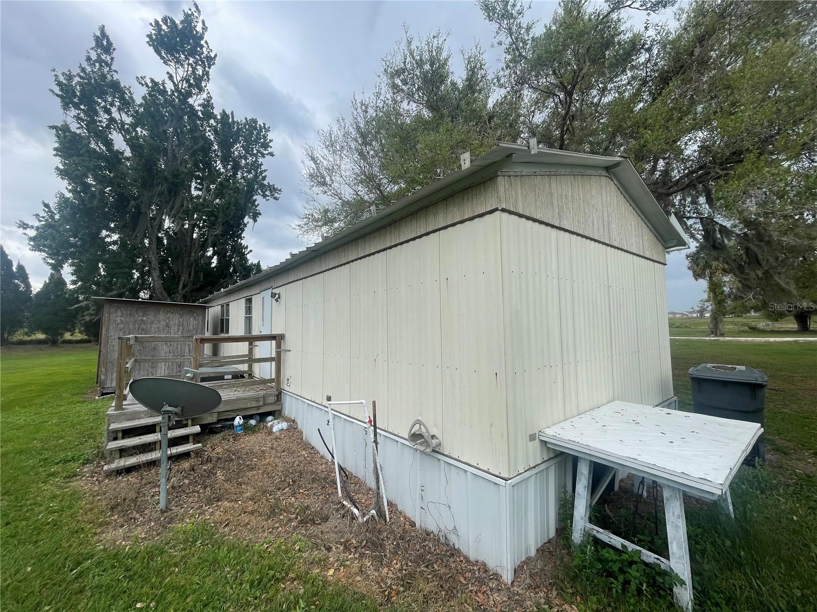 610 GROVE DR