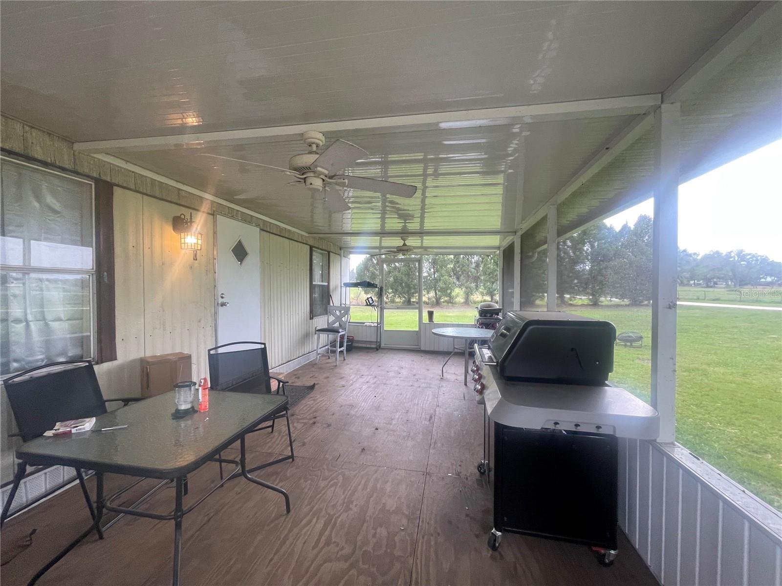 610 GROVE DR